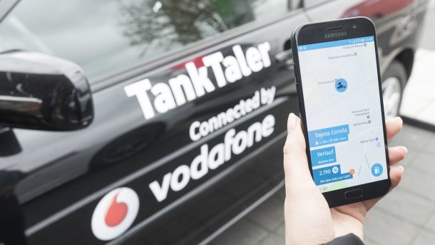 Vodafone und ThinxNet bringen Fahrzeuge kostenlos ans Netz