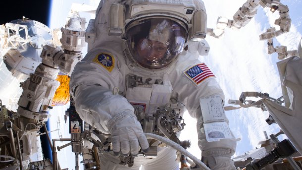 US-Astronautin Whitson stellt mit ISS-Außeneinsatz Rekord auf