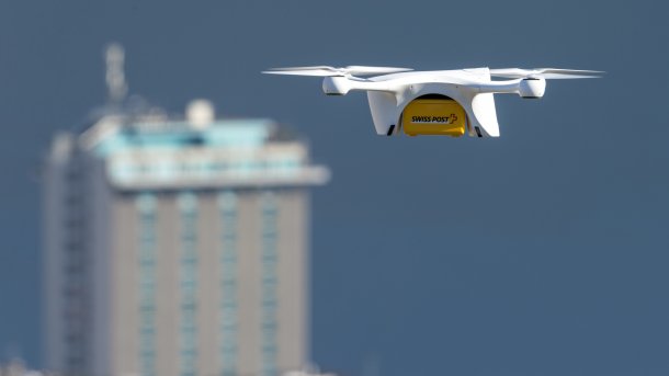 Schweizerische Post will Drohnen für Laborproben-Pendelverkehr nutzen