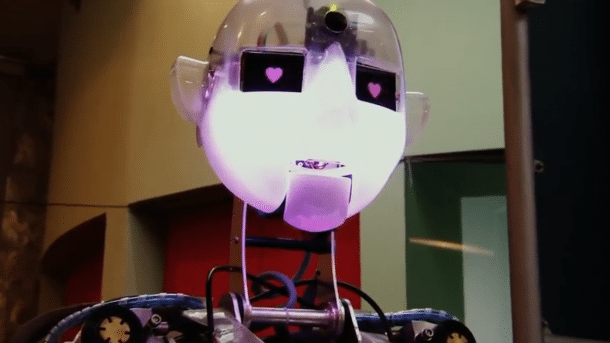 Roboter unterrichten im Klassenzimmer – und im Swimming Pool
