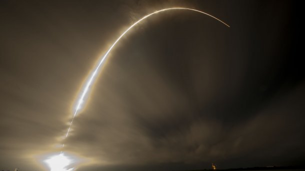 SpaceX will 2019 erste Satelliten für Satelliteninternet starten