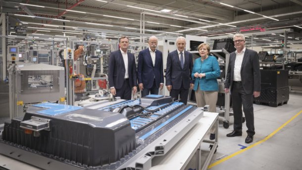 Daimler legt Grundstein für Akkufabrik in Sachsen