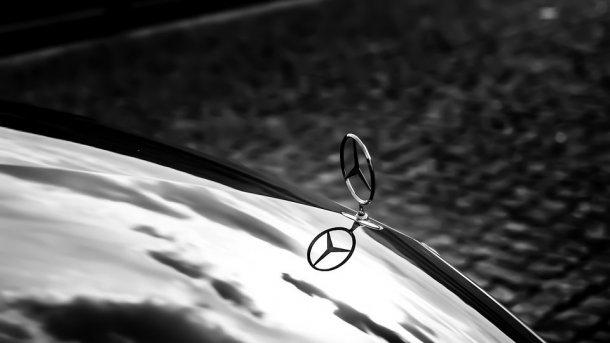 Abgas-Skandal: Ermittler durchsuchen Daimler-Niederlassungen