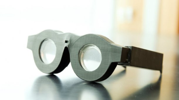 High-End-Brille mit flexiblen Linsen