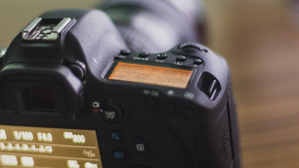 Canon zeigt EOS 6D Mark II und 200D
