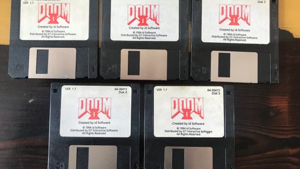 Entwicklerlegende John Romero versteigert Doom-2-Originaldisketten