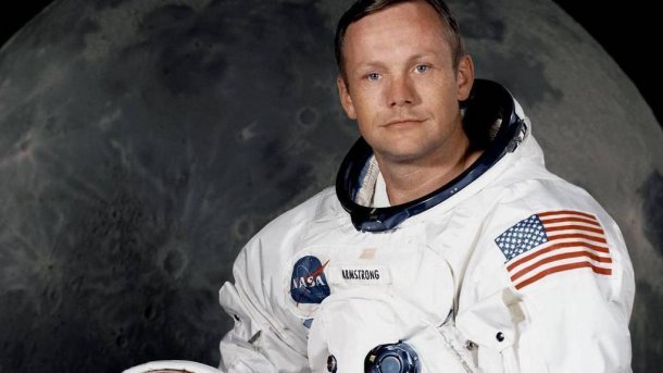 Neil Armstrong Mondgestein-Beutel wird versteigert