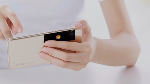 Meizus neues Smartphone hat AMOLED-Display an der Rückseite