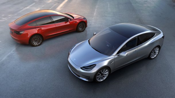 Teslas Quartalszahlen erfreuen Anleger – Ansturm auf Model 3 hält an