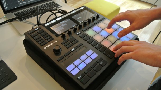 Hands-on Maschine MK3 und Kontrol-Keyboards: Native Instruments renoviert Musik-Hardware