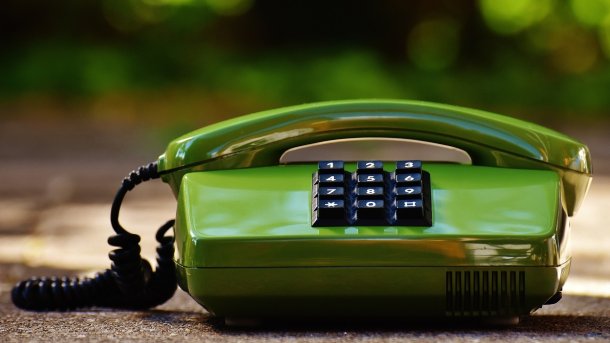 Gastanalyse: EU erschwert Telefonanbieterwechsel – Für immer Telekom?