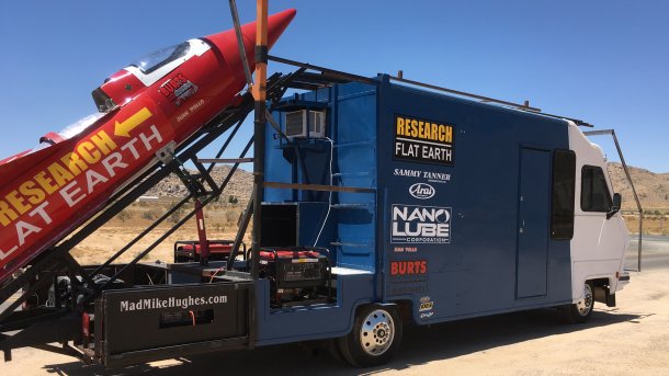 Bastler will aus selbstgebauter Rakete die "flache Erde" fotografieren