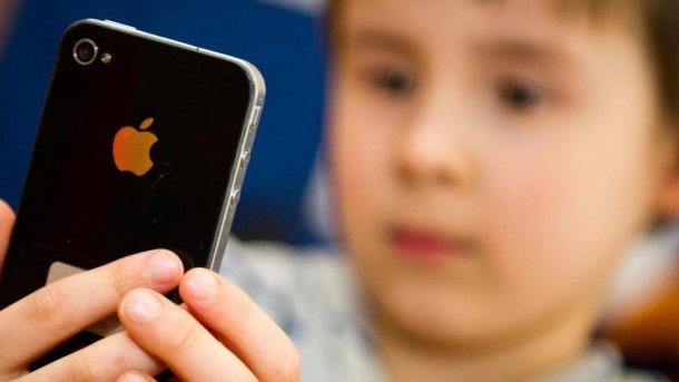 Eltern wollen Lockerungen beim Handyverbot an bayrischen Schulen
