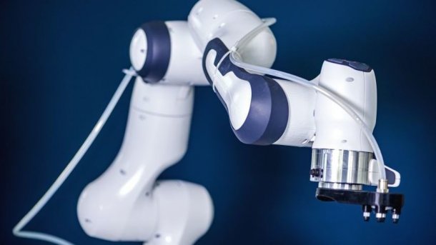 Jedermann-Roboter bringt Forschern den Deutschen Zukunftspreis