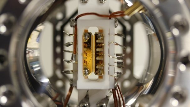Quanten-Rechenmaschinen mit atomaren Qubits zeigen erhebliches Potenzial