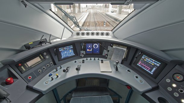 Fahrstunde im Simulator: Bahn trainiert Lokführer für neuen ICE 4