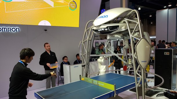 Tisch-Tennis-Trainingsroboter von Omron