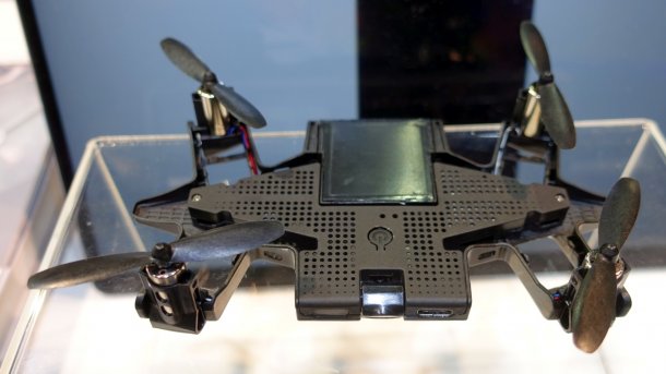 Selfly: Smartphone-Hülle und Drohne in einem