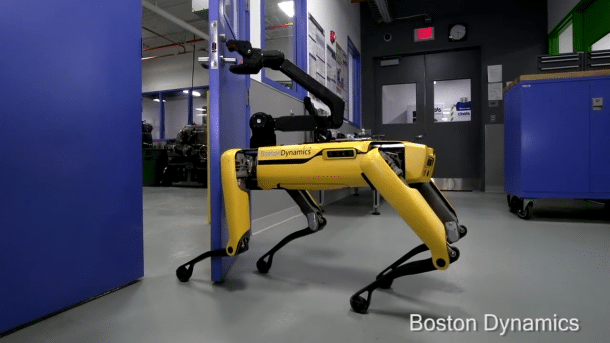 Boston Dynamics: Vierbeiniger Roboter öffnet geschickt eine Tür