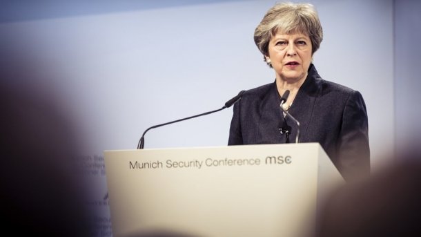 Münchner Sicherheitskonferenz: May wirbt für Zusammenarbeit bei der inneren Sicherheit