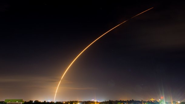 SpaceX startet So. die ersten beiden Test-Satelliten für Starlink