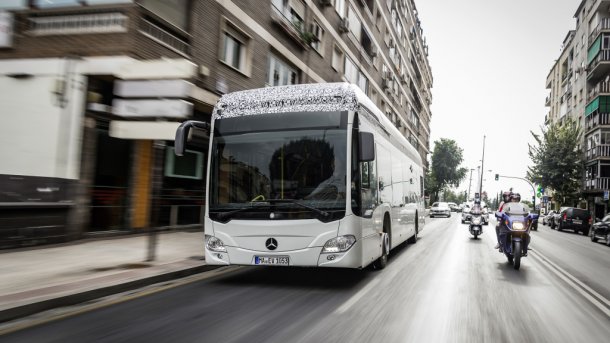 Daimler geht mit vollelektrischem Stadtbus in Serie