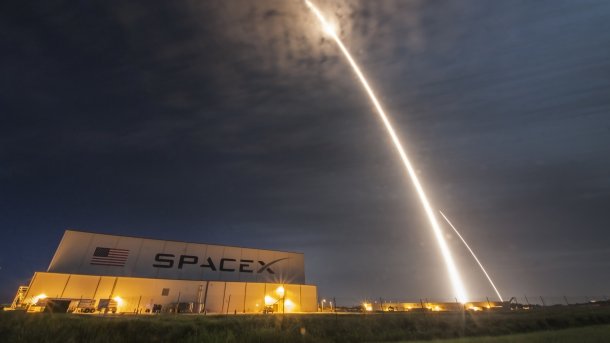 SpaceX: FCC genehmigt Pläne für Satelliten-Internet Starlink