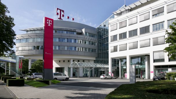 Deutsche Telekom vom starken Euro belastet
