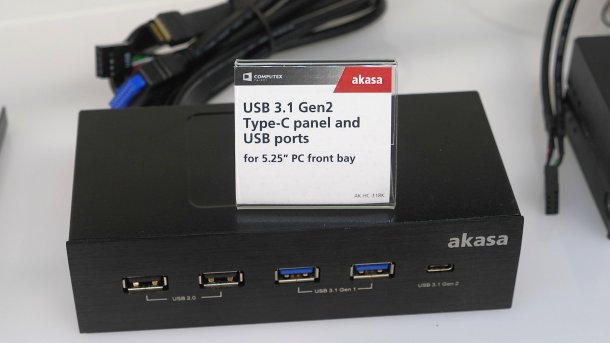 Frontpanel-Einschub von Akasa mit USB-C und SuperSpeedPlus (USB 3.1 Gen 2)