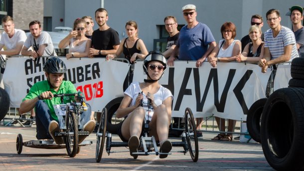 Ostfriesen siegen beim Akkuschrauberrennen in Hildesheim