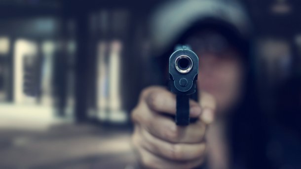Schießerei in den USA: Mann versucht Domain mit Waffengewalt zu kapern