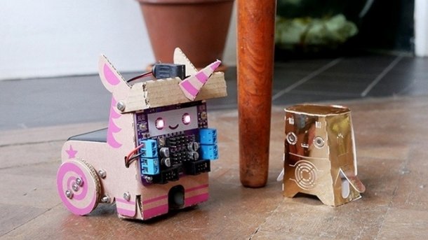Smartibot als rosa Einhorn-Roboter
