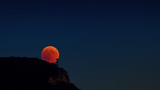 Mondfinsternis plus Mars: Himmelsspektakel nicht überall zu sehen