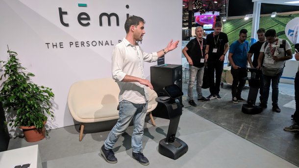 Roboter Temi im Hands-on: Ein fahrendes Tablet für 1500 Dollar