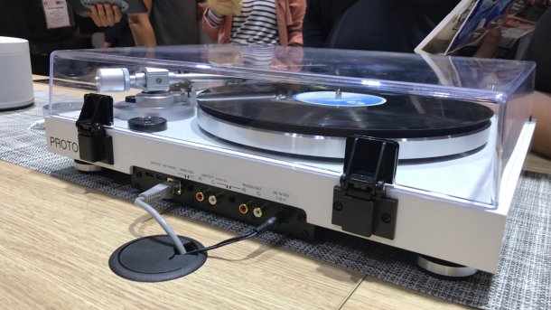 Der Yamaha: Erster Multiroom-kompatibler Plattenspieler