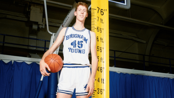Wissenschaftler untersuchen DNA von extrem großem Ex-Basketballer Shawn Bradley