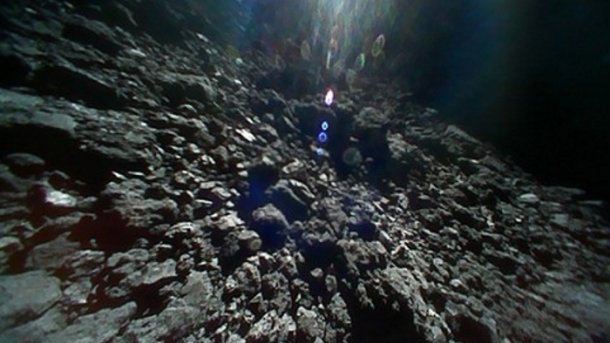 Sonde Hayabusa2: Noch mehr Bilder von der Asteroidenoberfläche