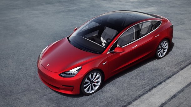 Produktion des Tesla Model 3 nimmt Fahrt auf