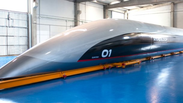 HyperloopTT stellt erste Kapsel in Originalgröße vor