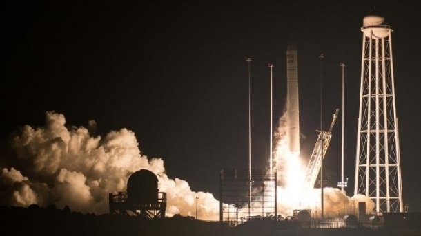 Privater Raumfrachter "Cygnus" zur ISS gestartet