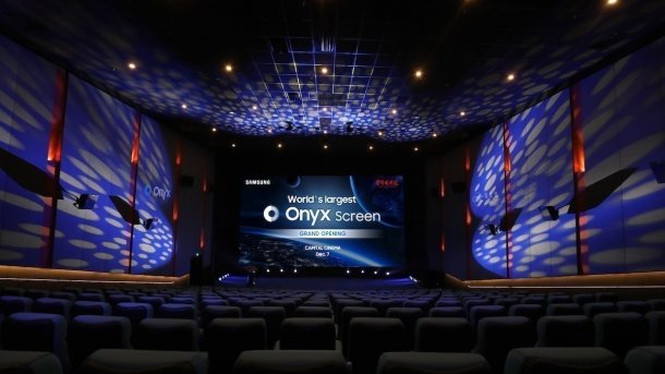 Weltgrößte Kino-Bildwand feiert in Peking Premiere
