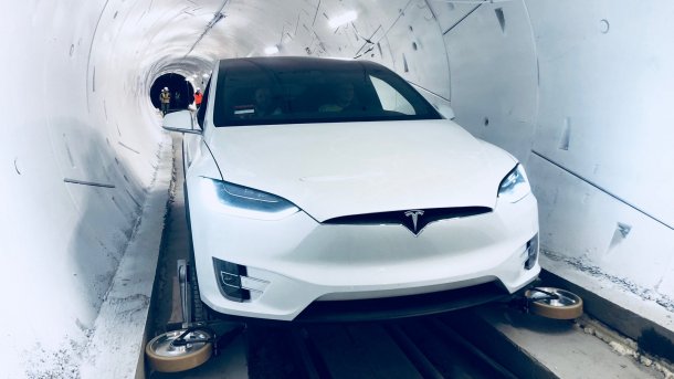 Boring Company: Elon Musk eröffnet ersten Testtunnel
