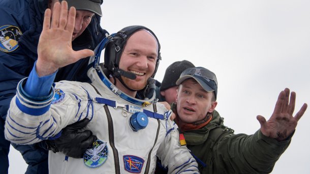Astronaut Alexander Gerst wohlbehalten auf der Erde gelandet