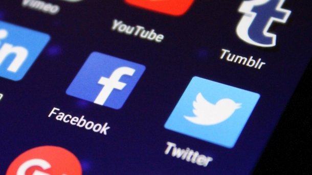 Russland wirft Facebook und Twitter Verstöße bei Datenspeicherung vor