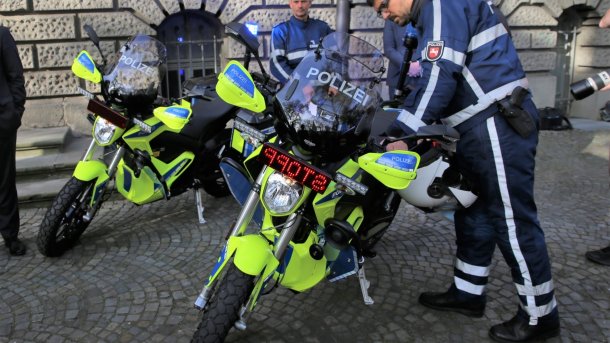 Elektromotorräder im Einsatz: Polizei zieht positive Bilanz