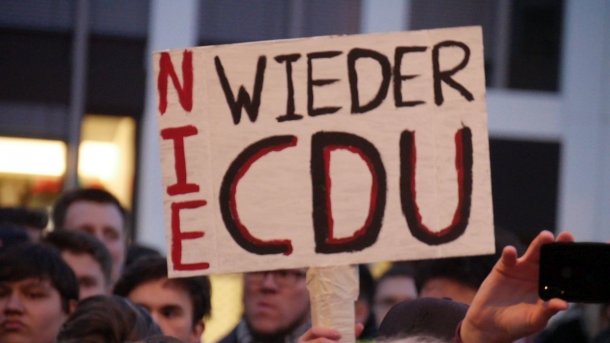Spontandemos gegen Artikel 13 und Abstimmungs-Vorverlegung: "Nie mehr CDU"