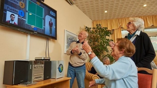 Zocken im Pflegeheim: Haben Videospiele therapeutischen Effekt?