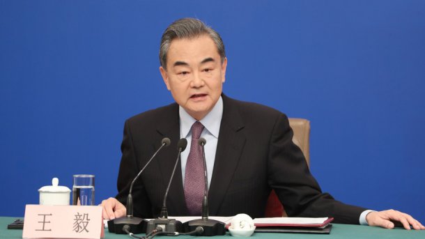 Chinas Außenminister: USA wollen Huawei "kleinmachen"