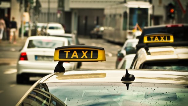 Uber & Co: Scheuer will schon 2020 liberalisierten Taxi- und Fahrdienstmarkt