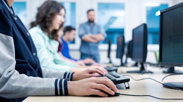 Informatik wird Pflichtfach an Schweizer Gymnasien